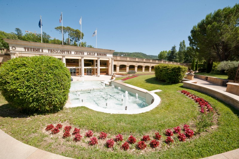 Thermalbad und Park von Gréoux-les-Bains